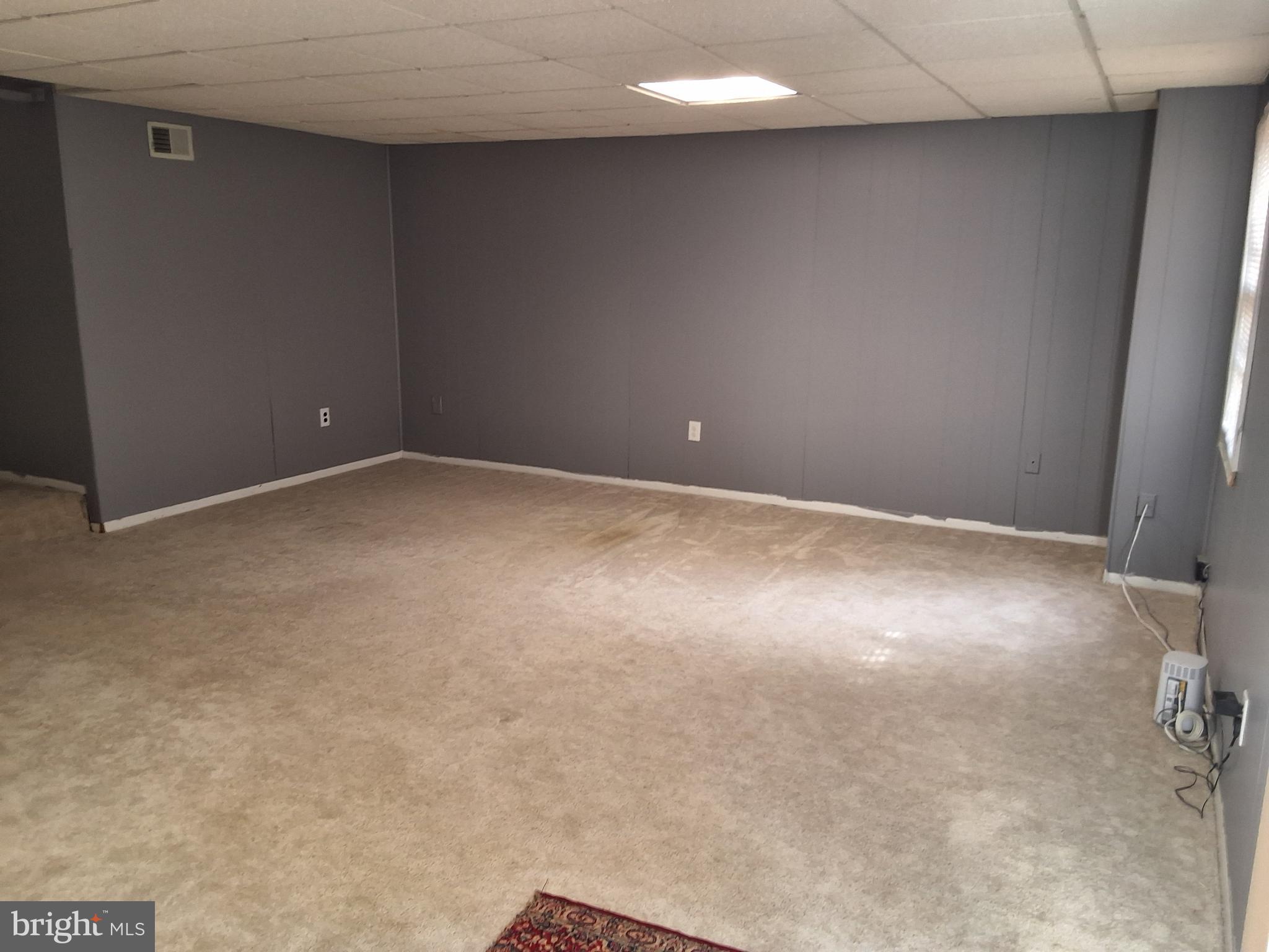 BETHELEN WOODS - Residential Lease