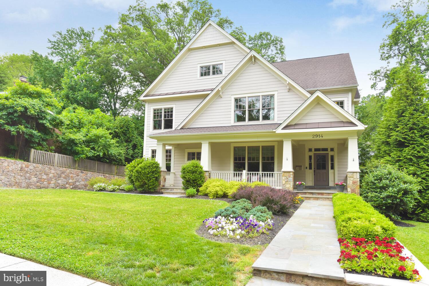 COUNTRY CLUB - Residential