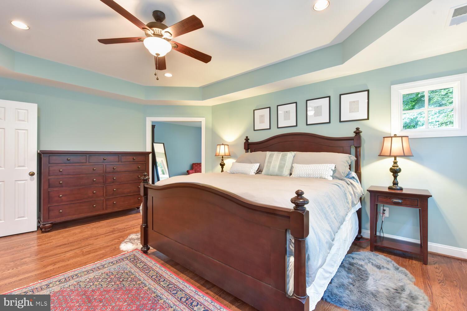 COUNTRY CLUB - Residential