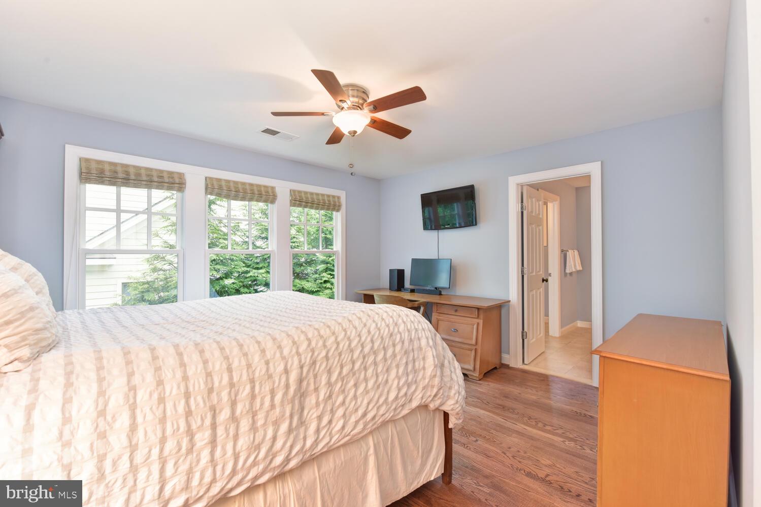 COUNTRY CLUB - Residential