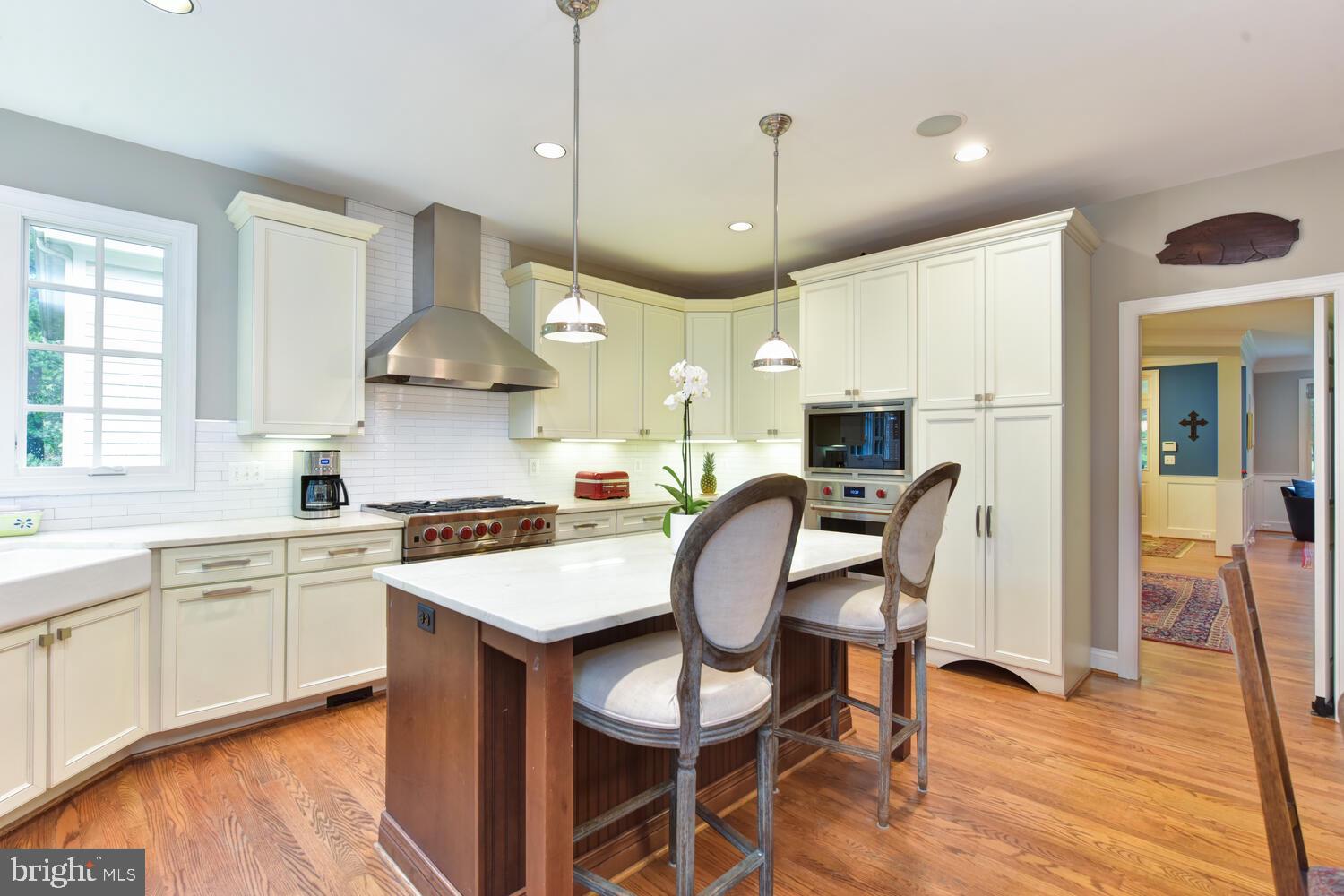 COUNTRY CLUB - Residential