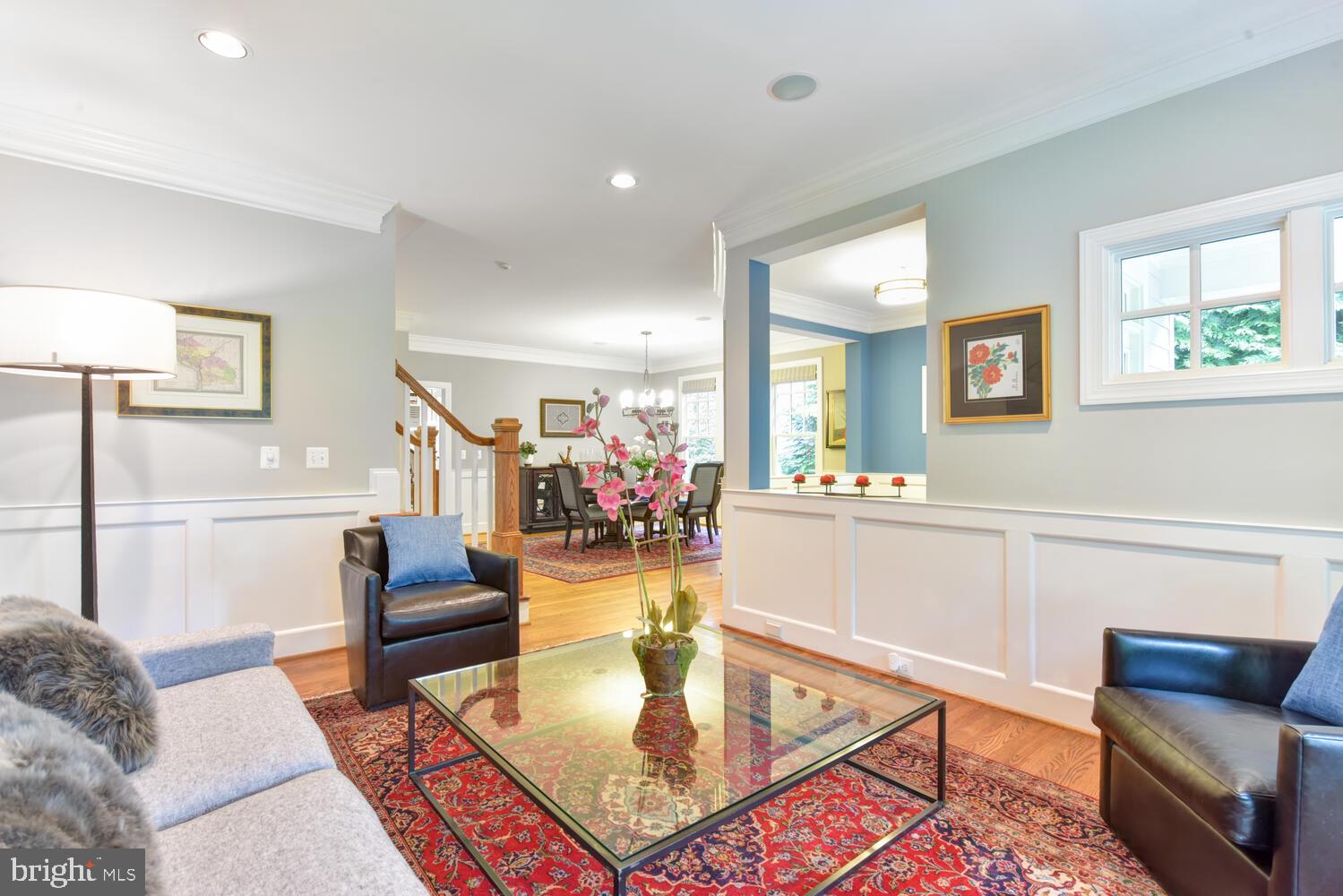 COUNTRY CLUB - Residential