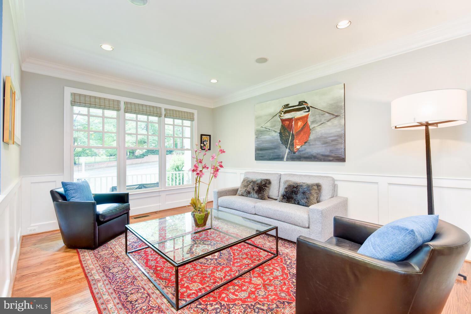 COUNTRY CLUB - Residential