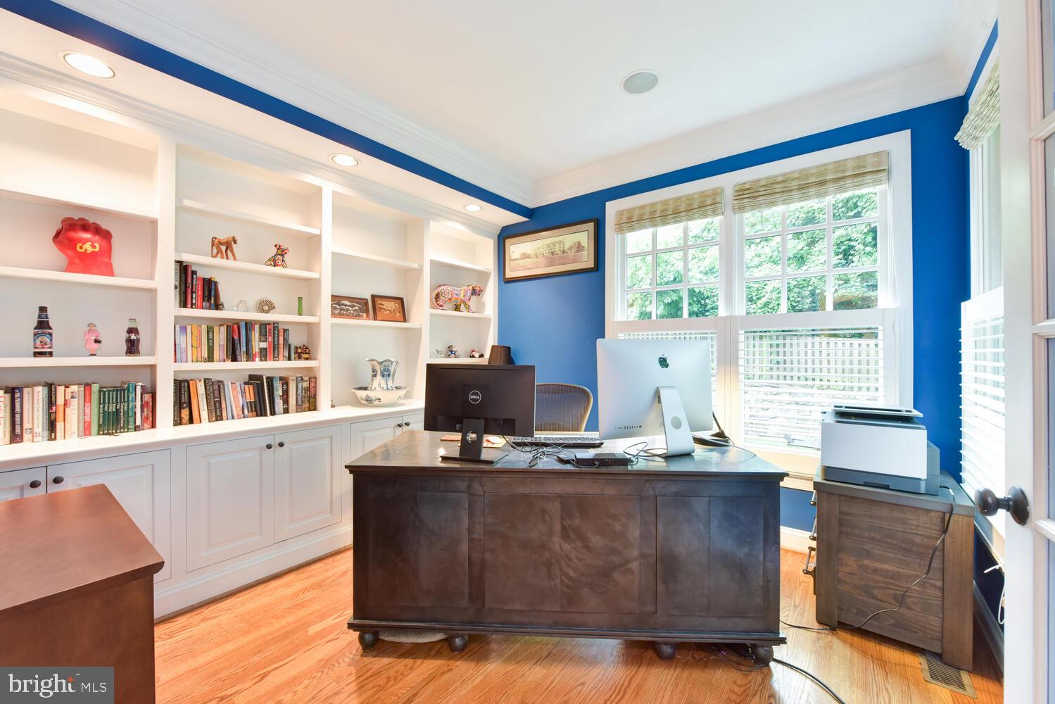 COUNTRY CLUB - Residential