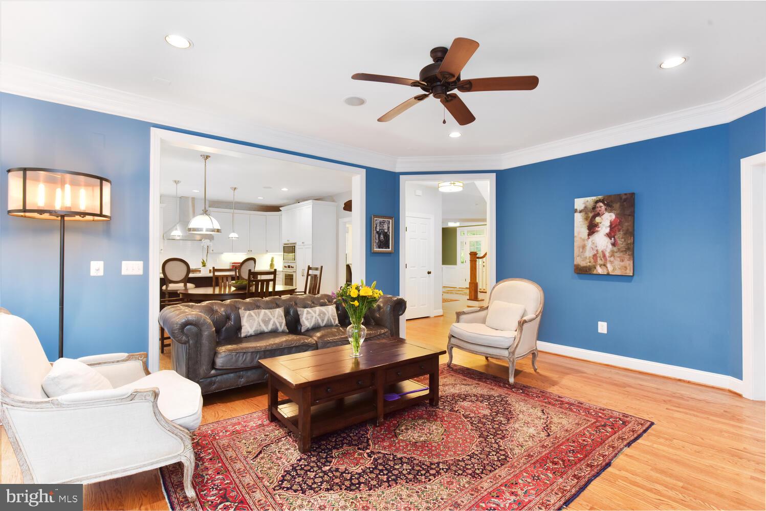 COUNTRY CLUB - Residential