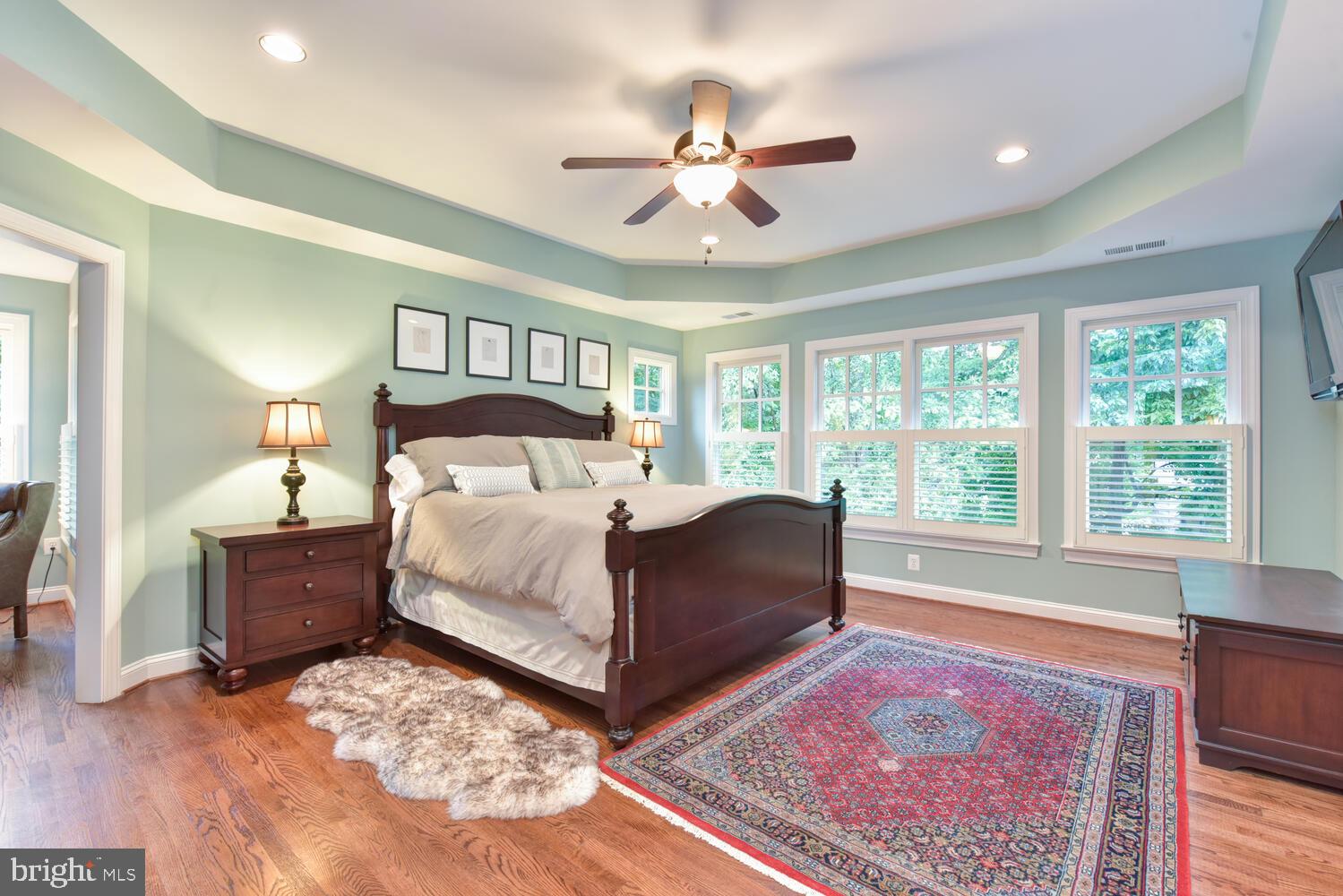 COUNTRY CLUB - Residential