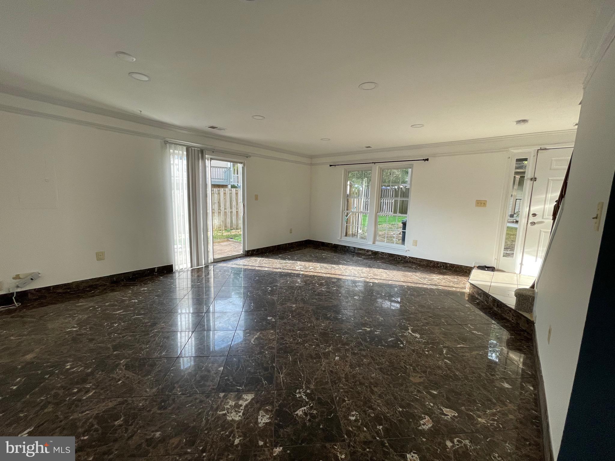 306 HILLSIDE TERRACE