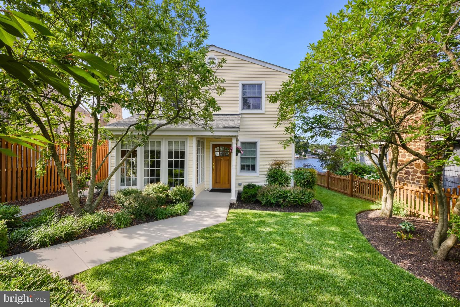 8126 FOREST GLEN DRIVE