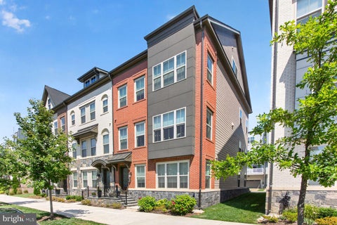 Townhouse For Sale - 930 Crown Park Avenue<br/> GAITHERSBURG, MD 20878