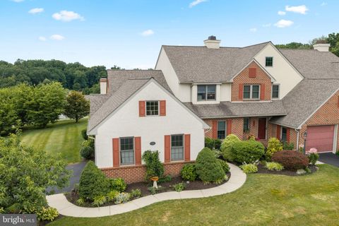 Townhouse For Sale - 85 Ascot Drive<br/> ELVERSON, PA 19520