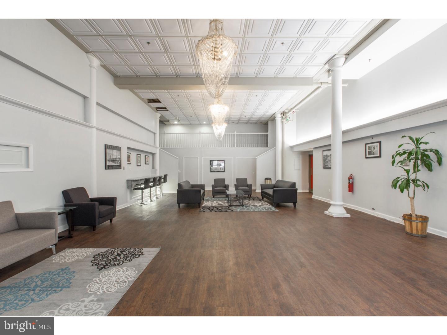 CHINATOWN - Residential Lease