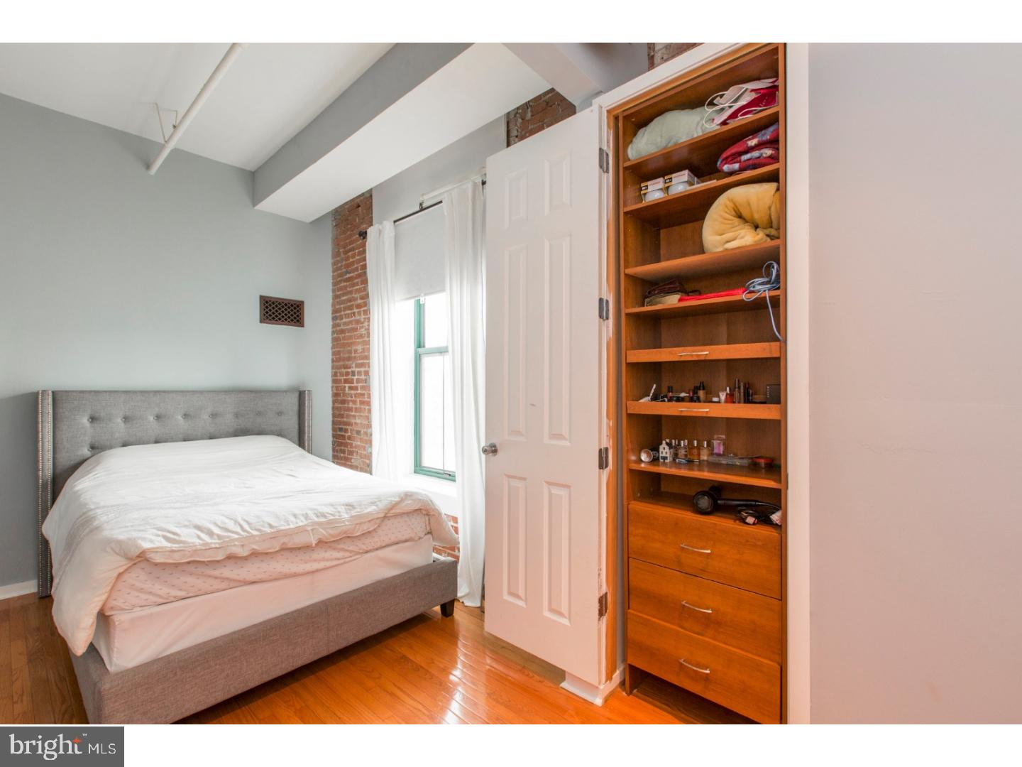 CHINATOWN - Residential Lease