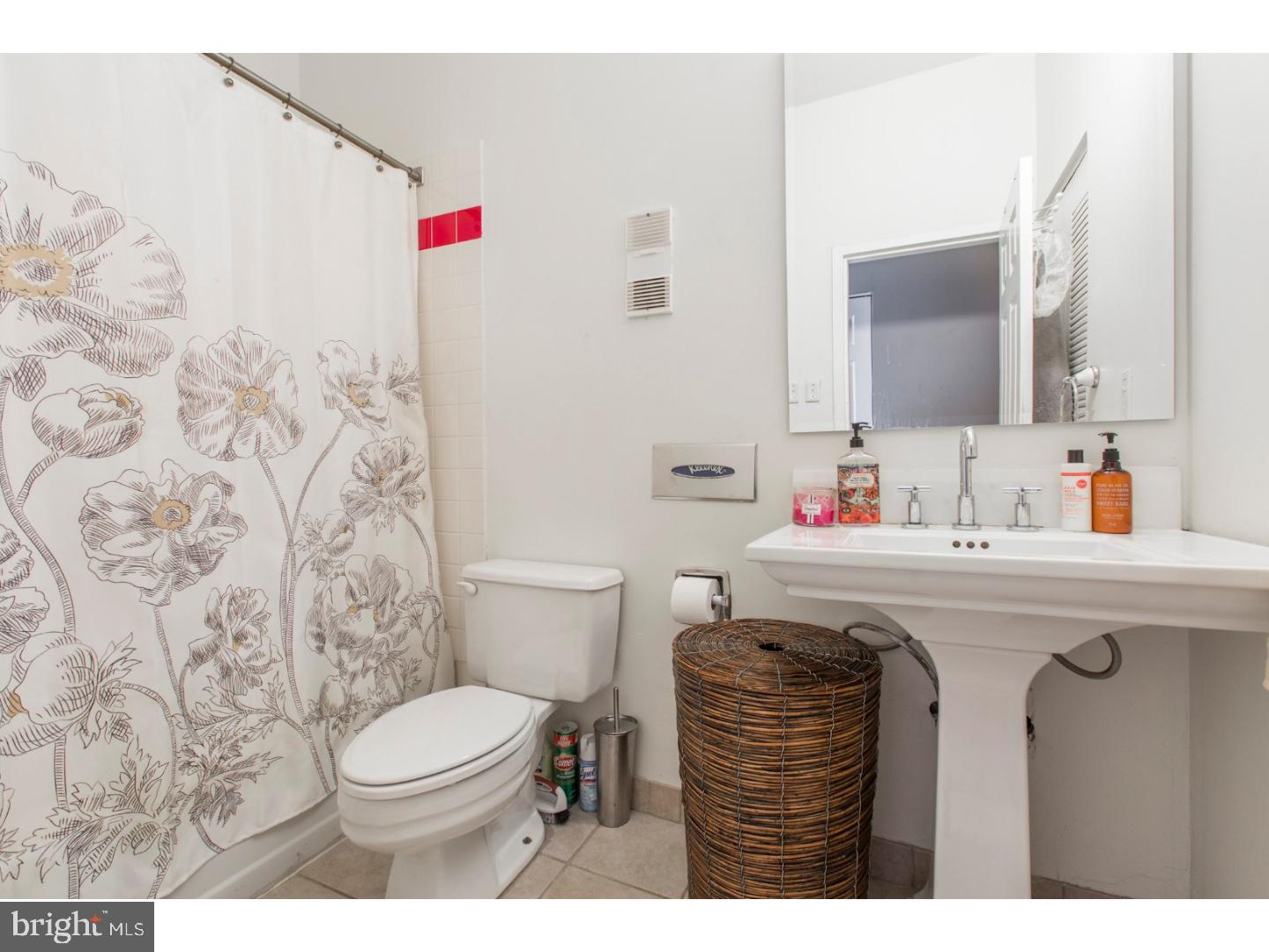 CHINATOWN - Residential Lease