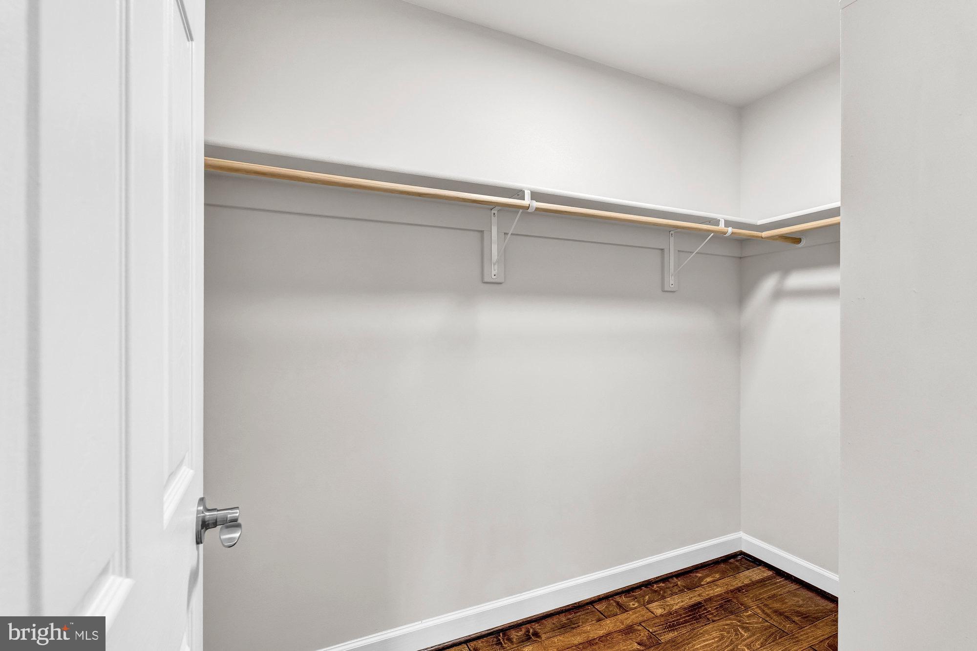 DOMINION VALLEY HUNT - Residential