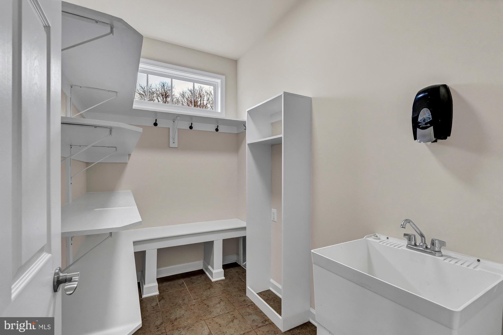 DOMINION VALLEY HUNT - Residential