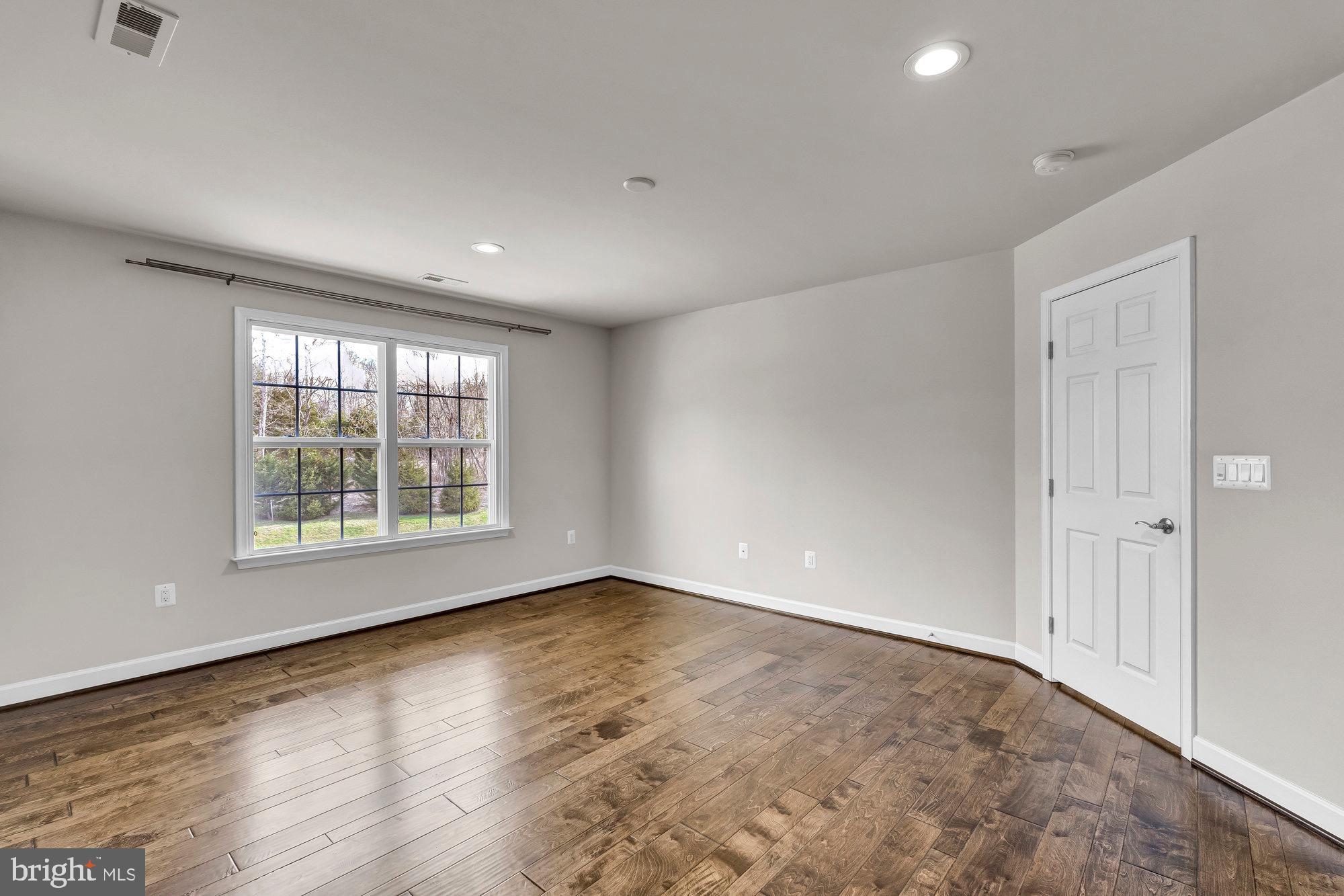 DOMINION VALLEY HUNT - Residential