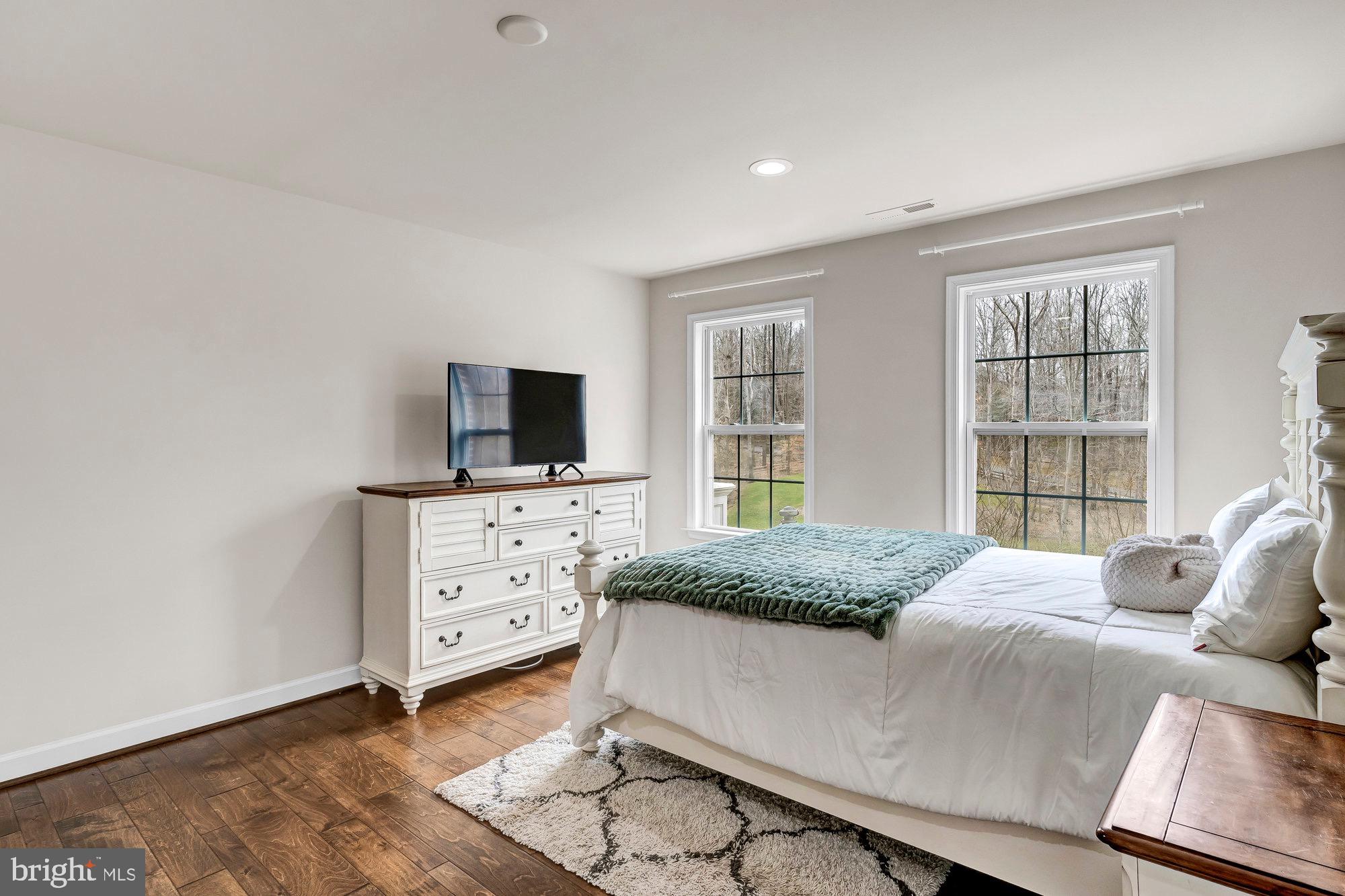 DOMINION VALLEY HUNT - Residential