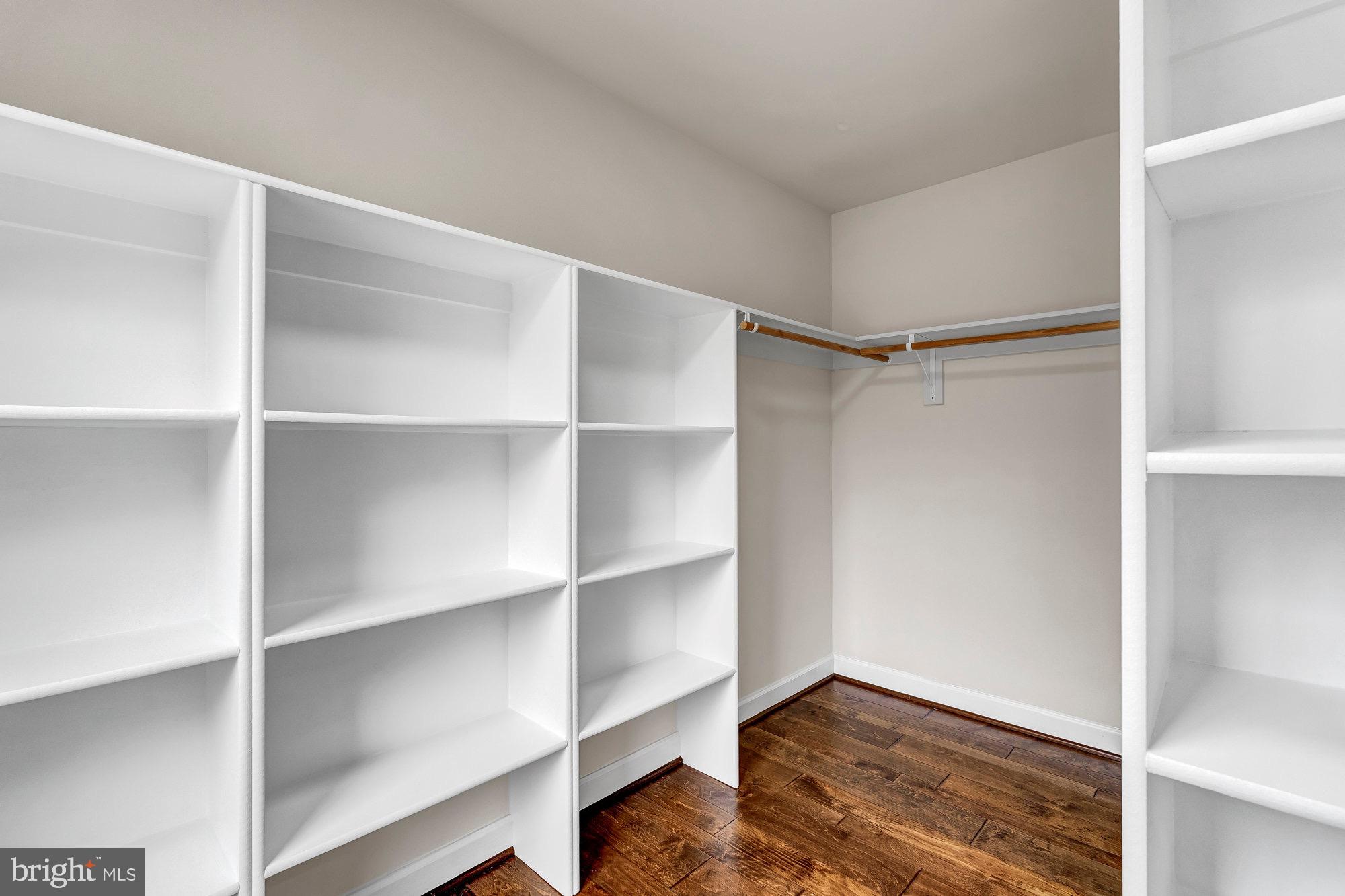 DOMINION VALLEY HUNT - Residential