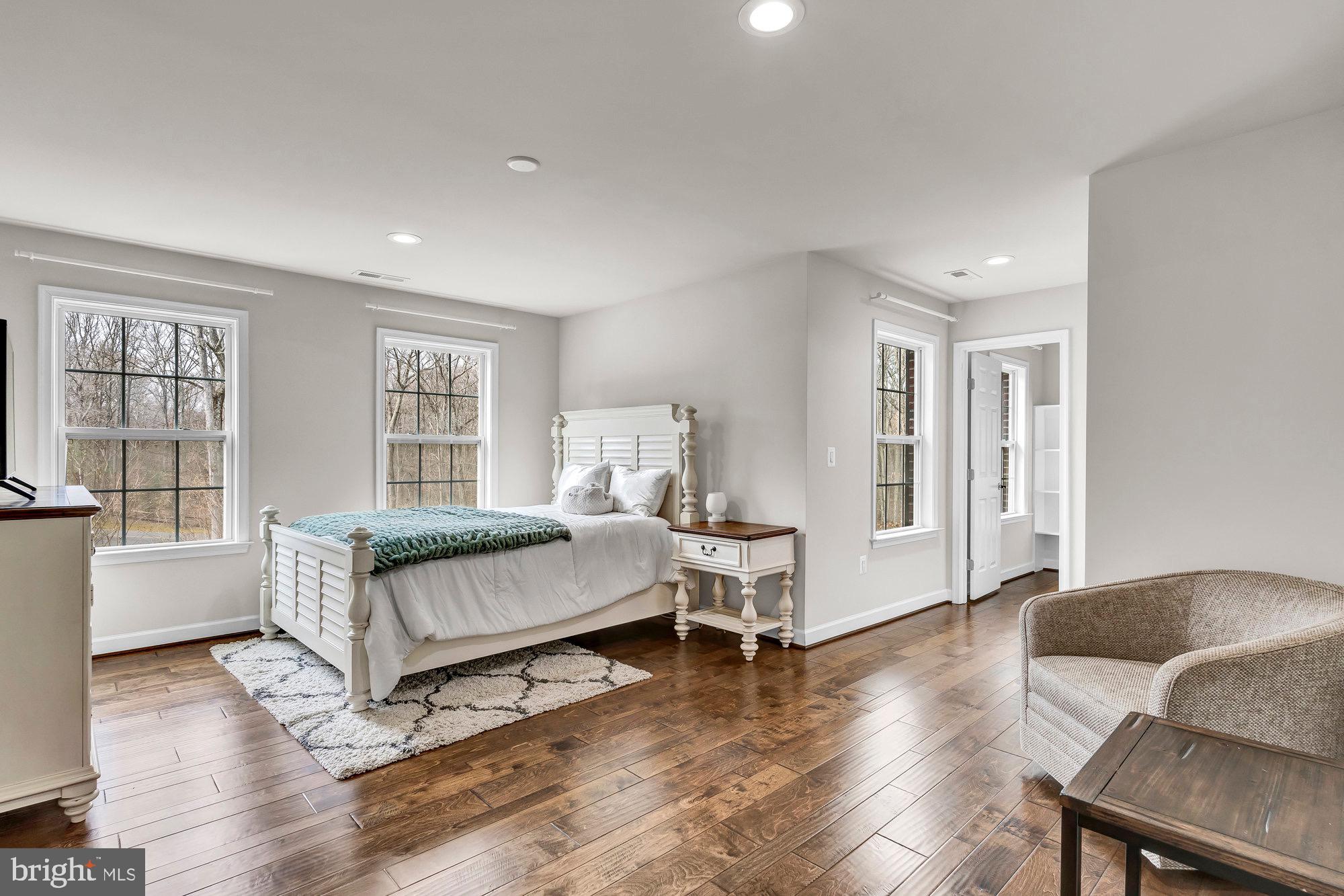 DOMINION VALLEY HUNT - Residential