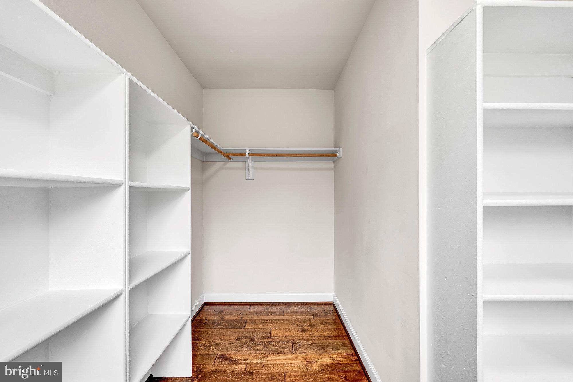 DOMINION VALLEY HUNT - Residential