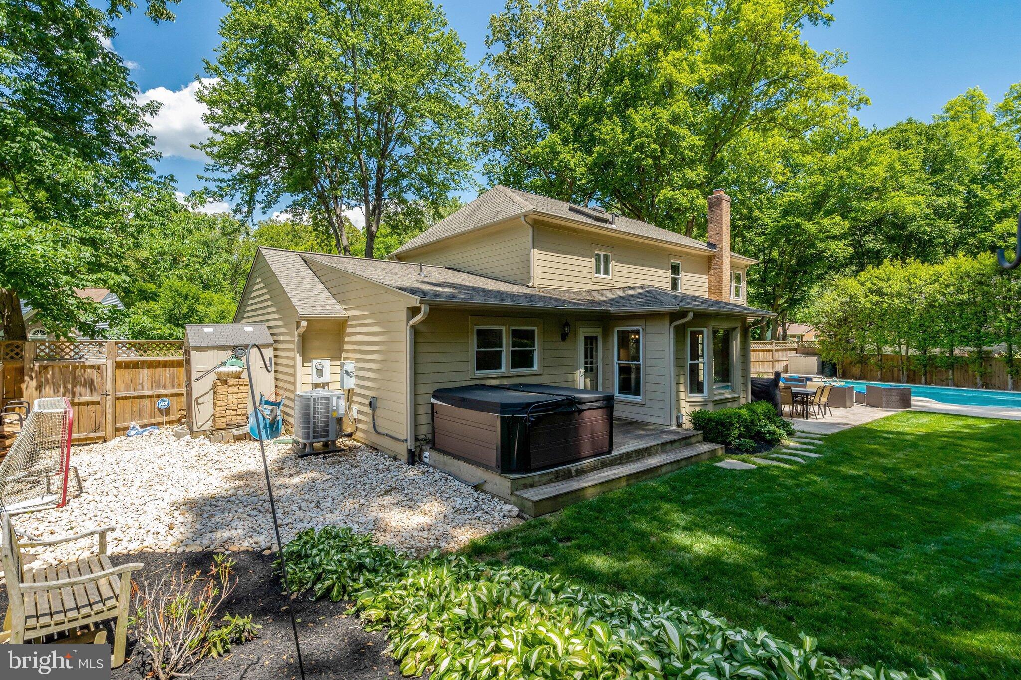 LANGLEY OAKS - Residential