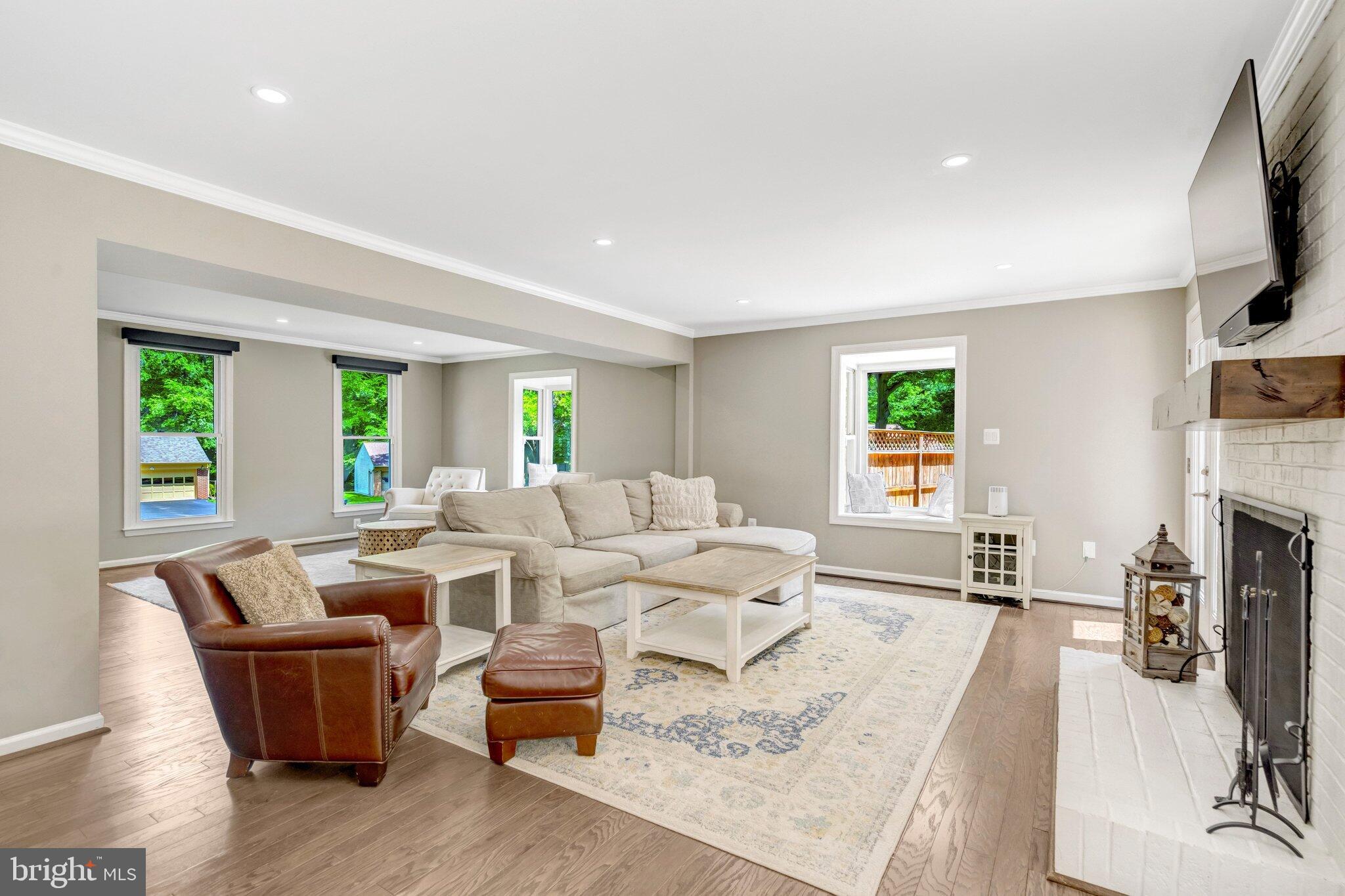 LANGLEY OAKS - Residential