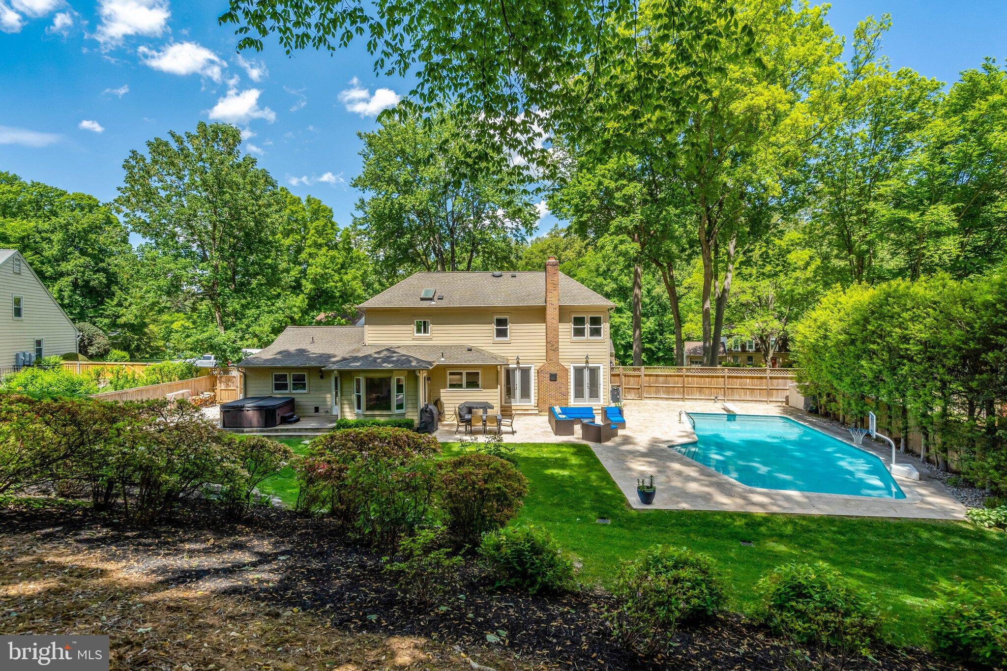 LANGLEY OAKS - Residential