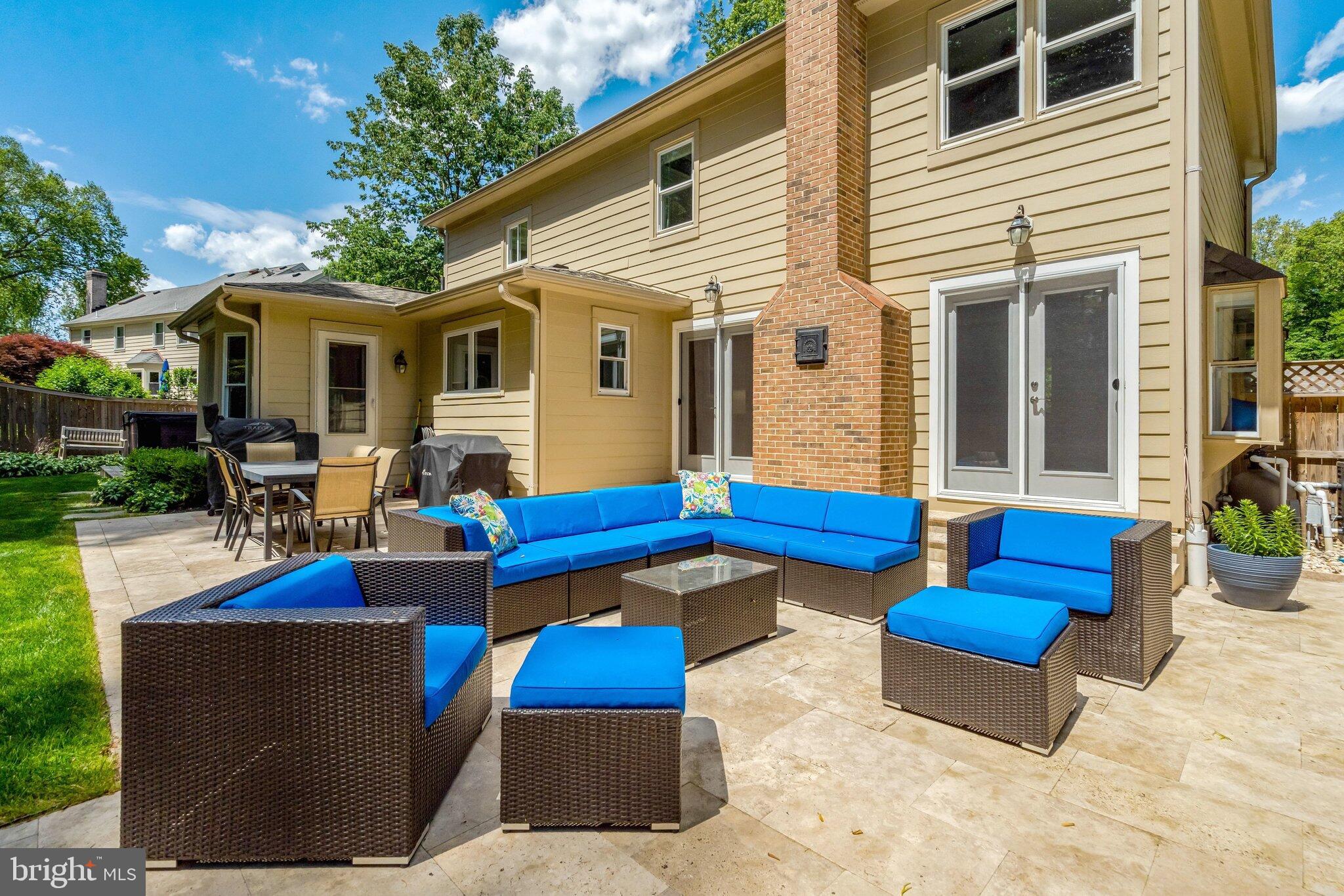 LANGLEY OAKS - Residential