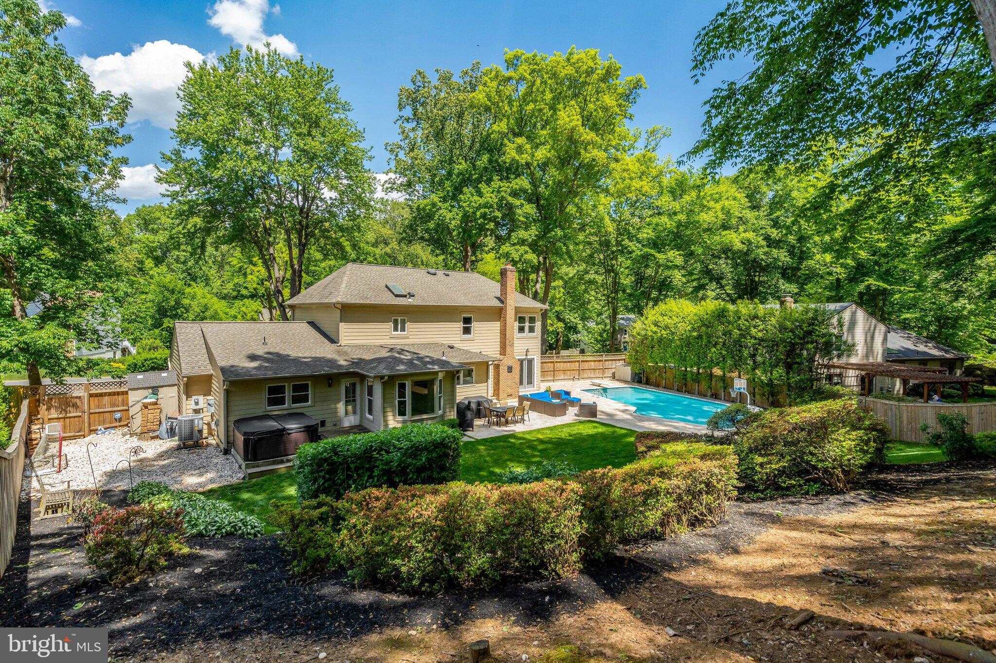 LANGLEY OAKS - Residential