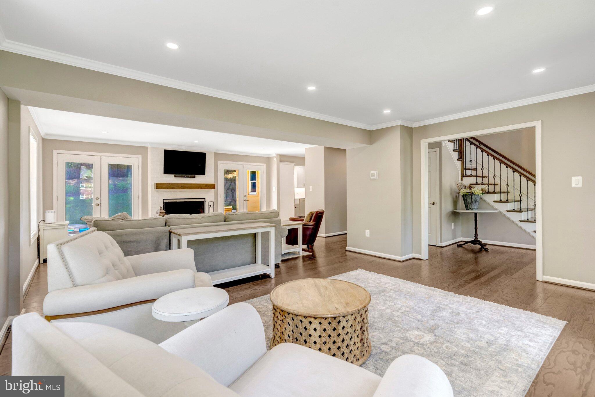 LANGLEY OAKS - Residential