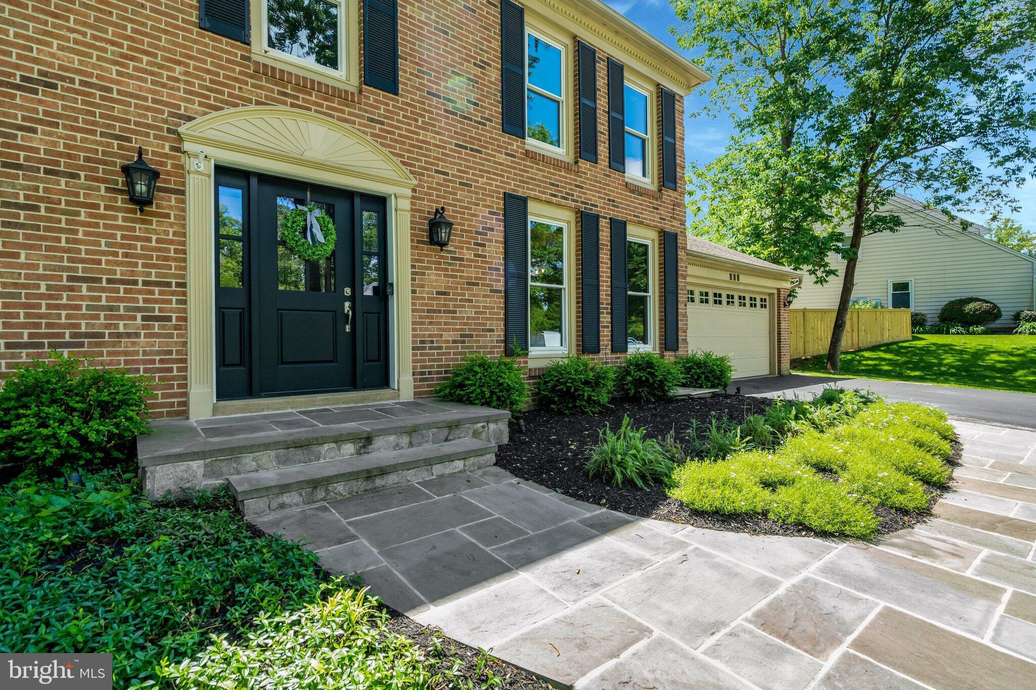 LANGLEY OAKS - Residential