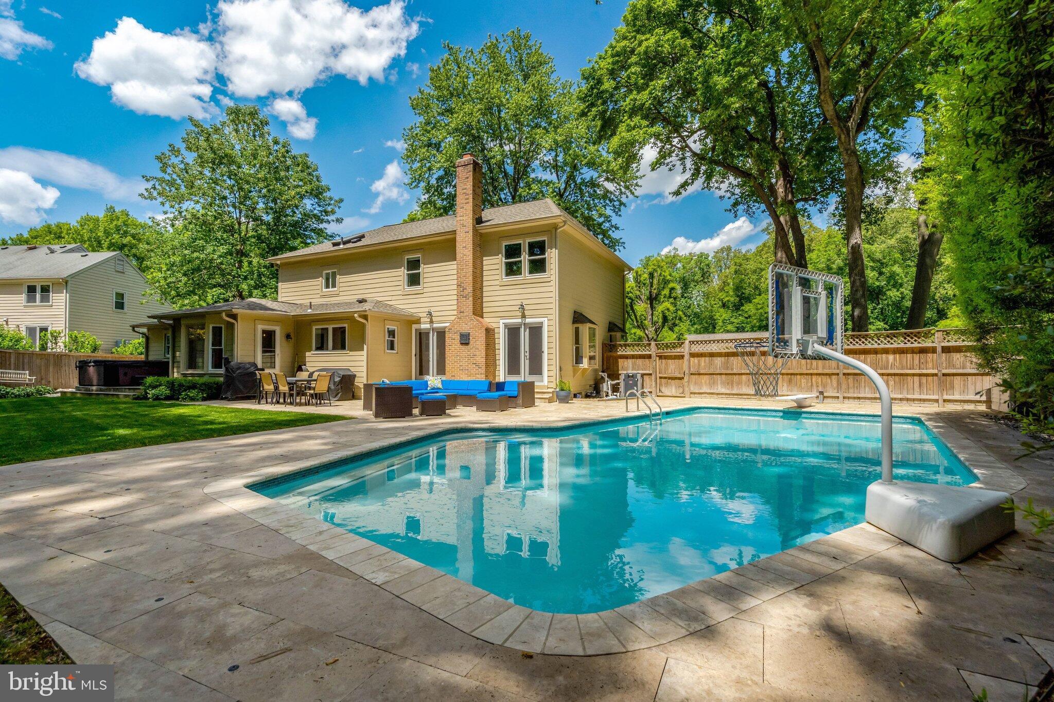 LANGLEY OAKS - Residential