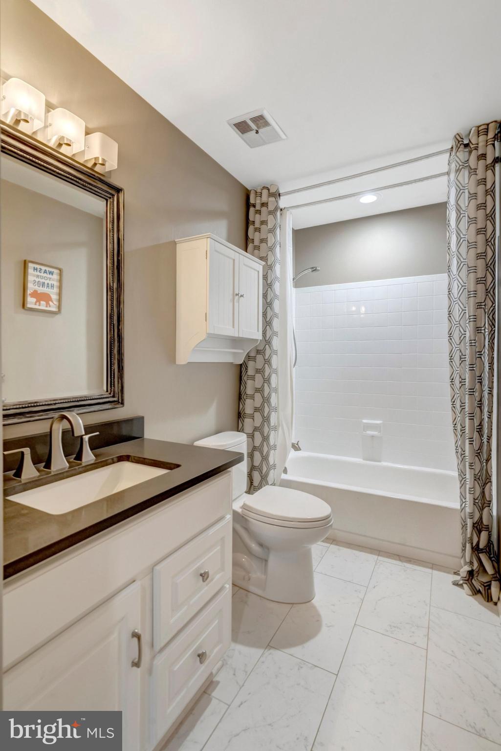 LANGLEY OAKS - Residential