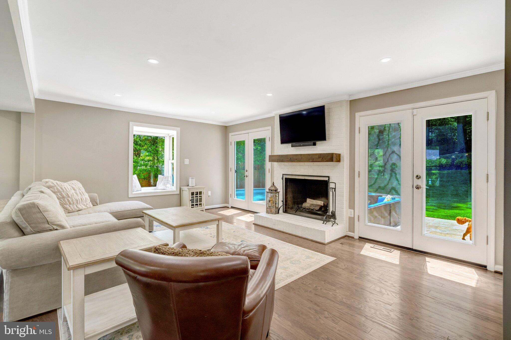 LANGLEY OAKS - Residential