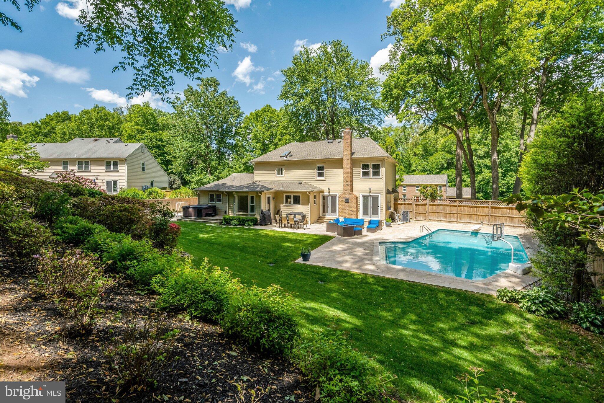 LANGLEY OAKS - Residential