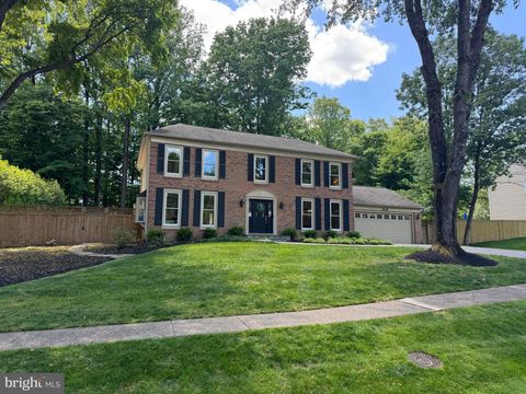 Photo of 757 Ridge Drive, MCLEAN, VA 22101 (MLS # VAFX2310828)