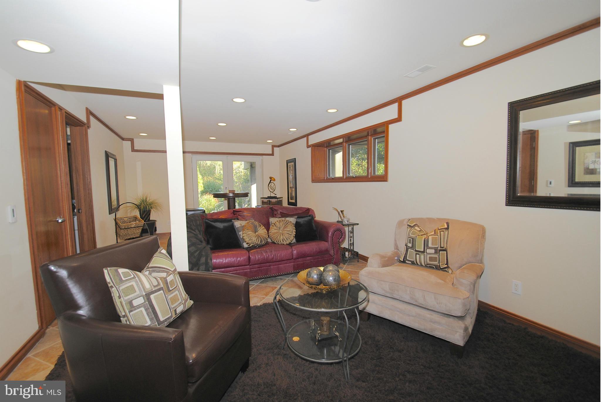 FISHING CREEK FARM - Residential