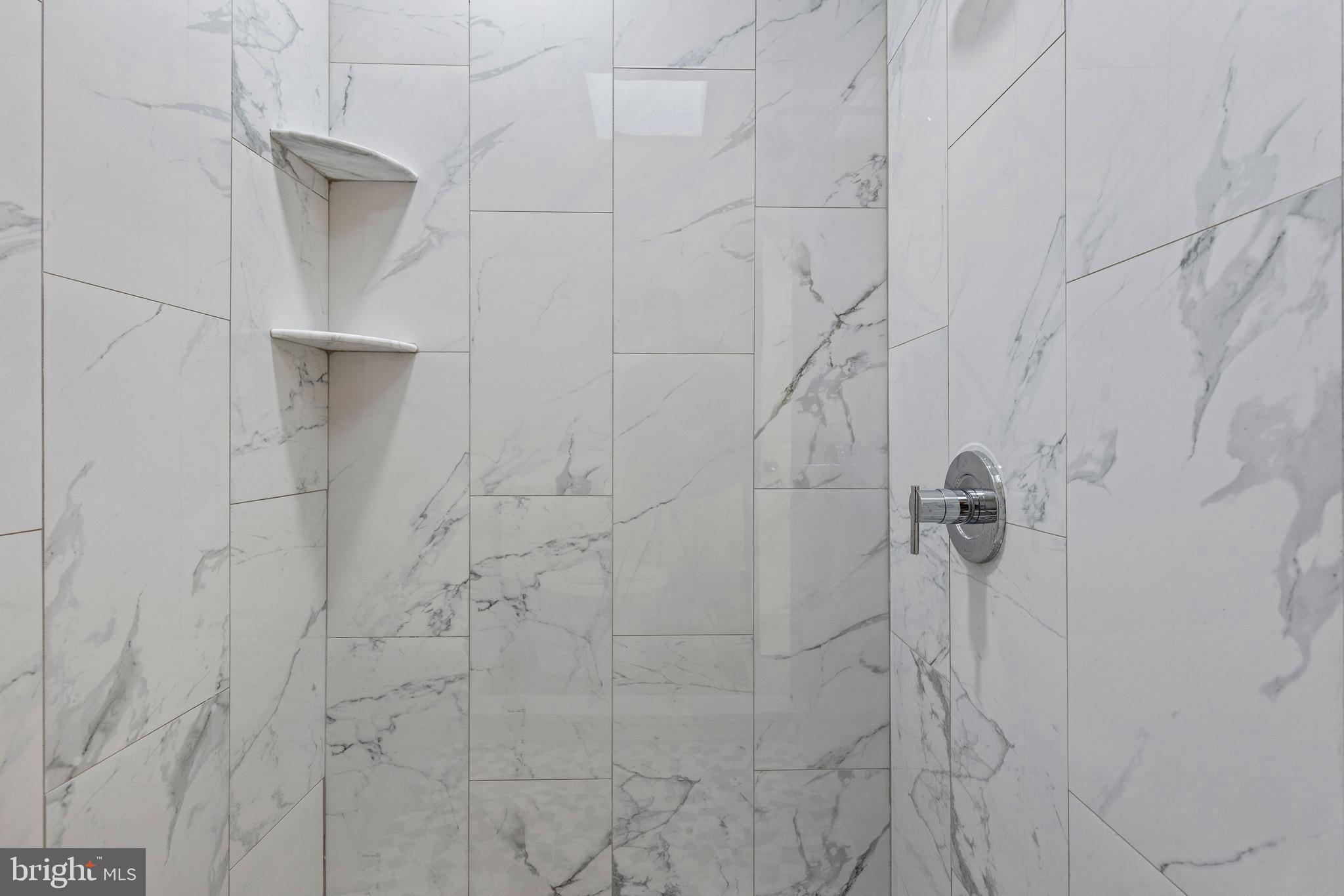 ALBEMARLE SQUARE - Residential