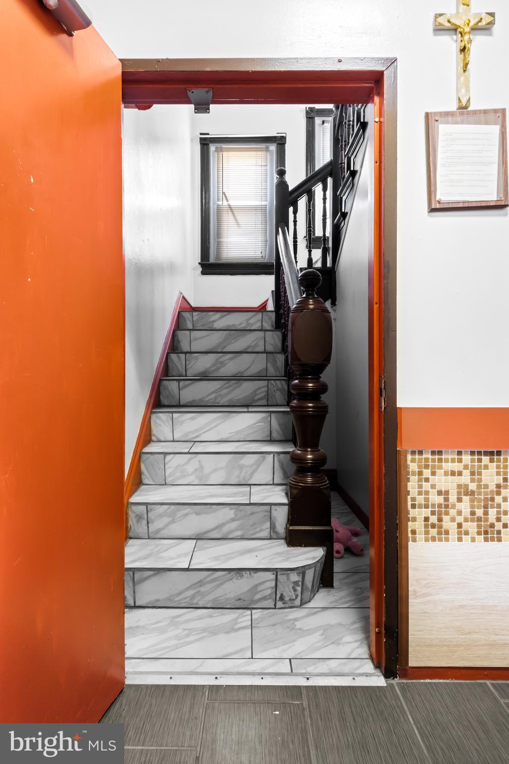 FRANKFORD - Commercial Sale