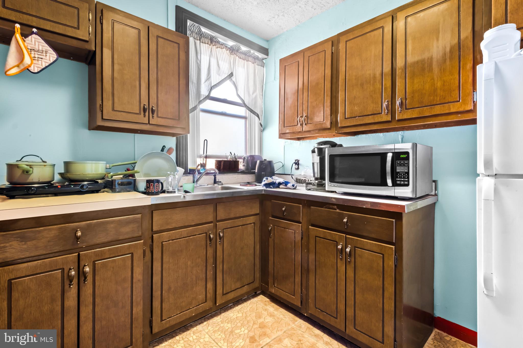 FRANKFORD - Commercial Sale