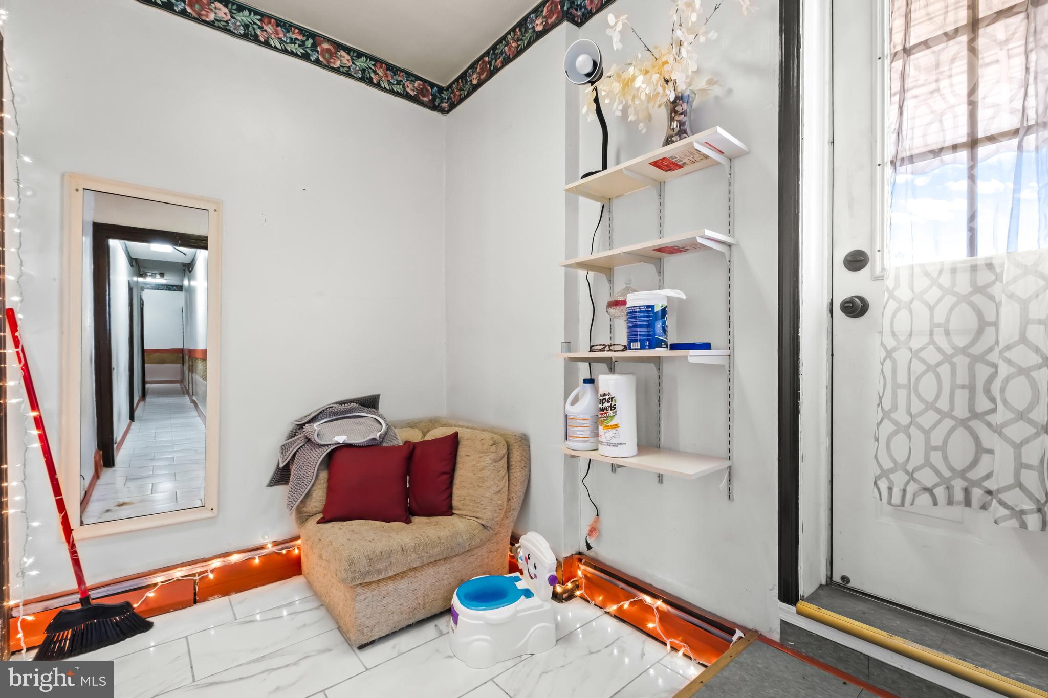 FRANKFORD - Commercial Sale