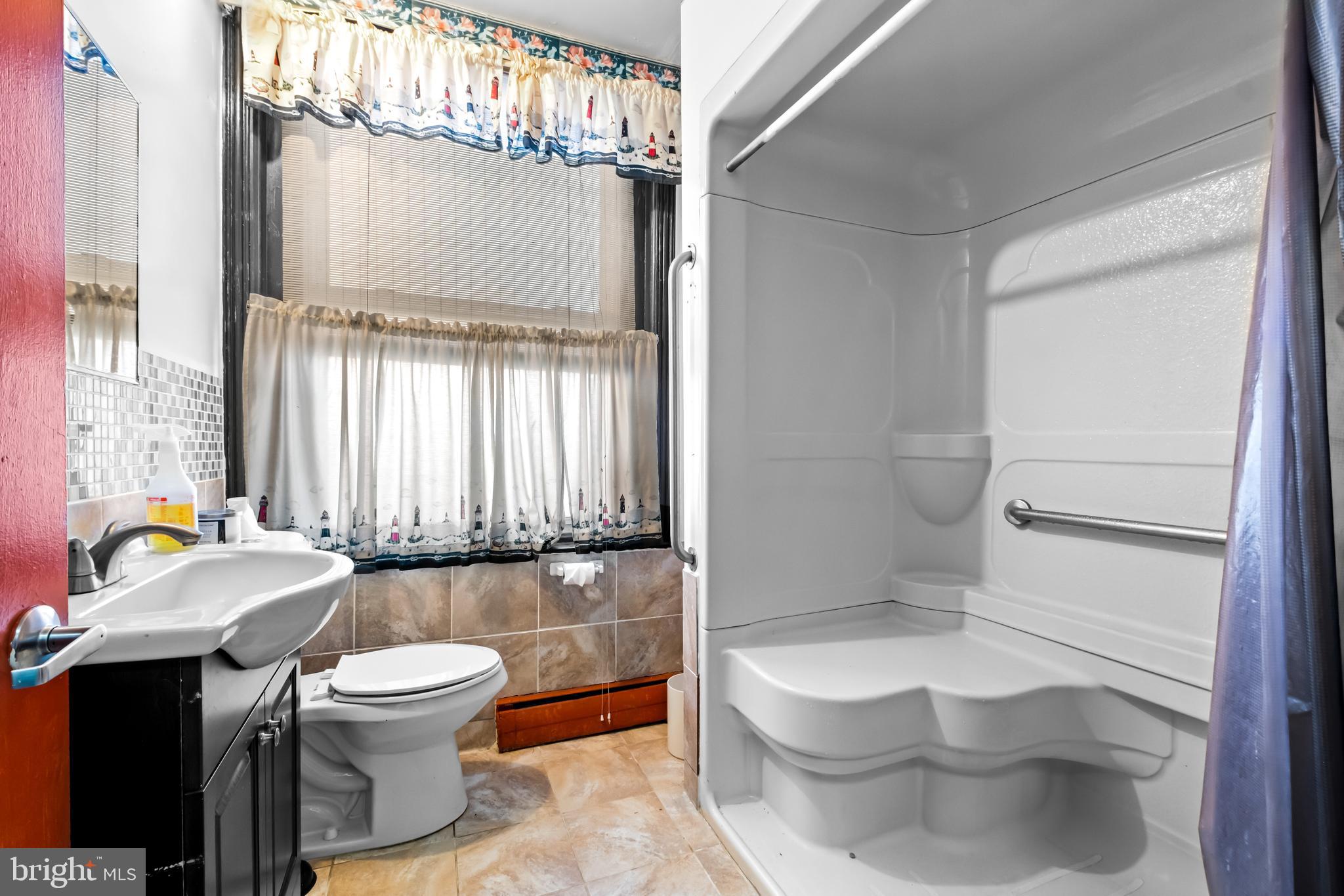 FRANKFORD - Commercial Sale