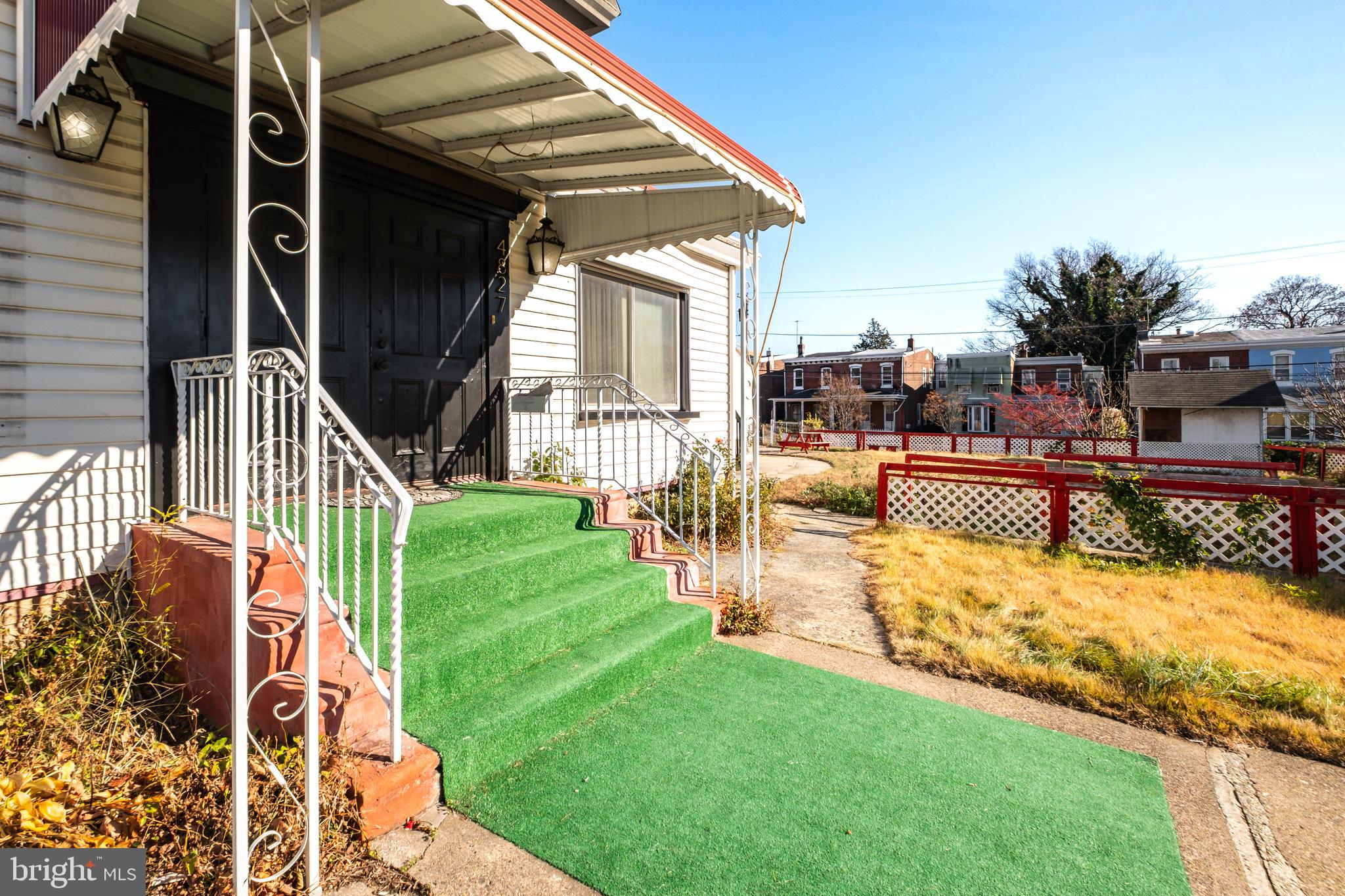 FRANKFORD - Commercial Sale