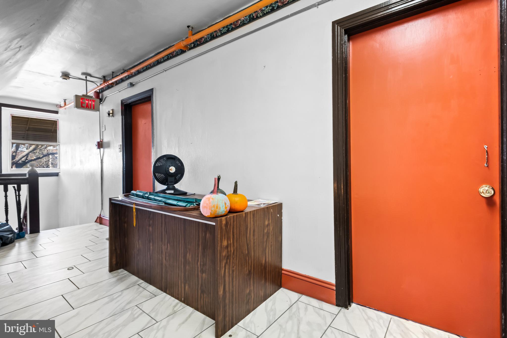 FRANKFORD - Commercial Sale