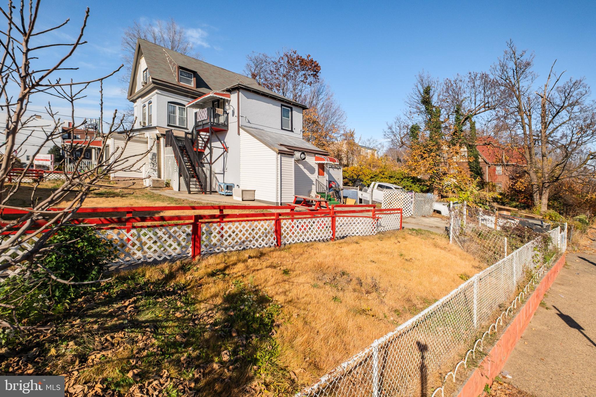 FRANKFORD - Commercial Sale