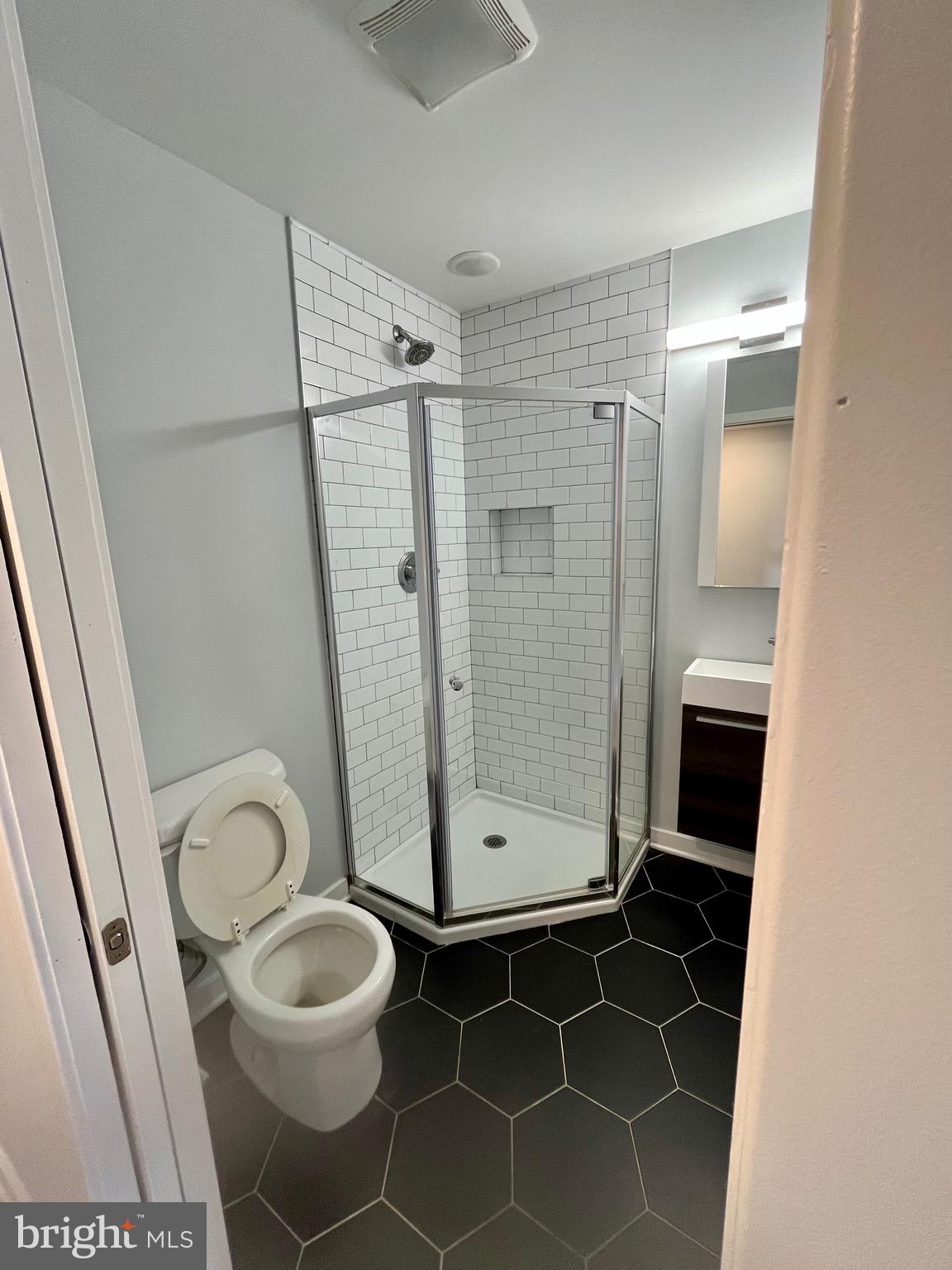 UNIVERSITY CITY - Commercial Sale