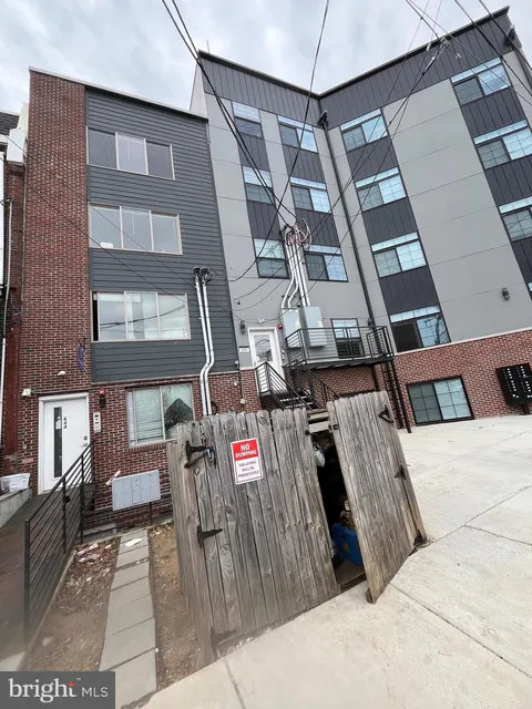 644 N 32nd Street, Philadelphia, PA MLS: PAPH2465370