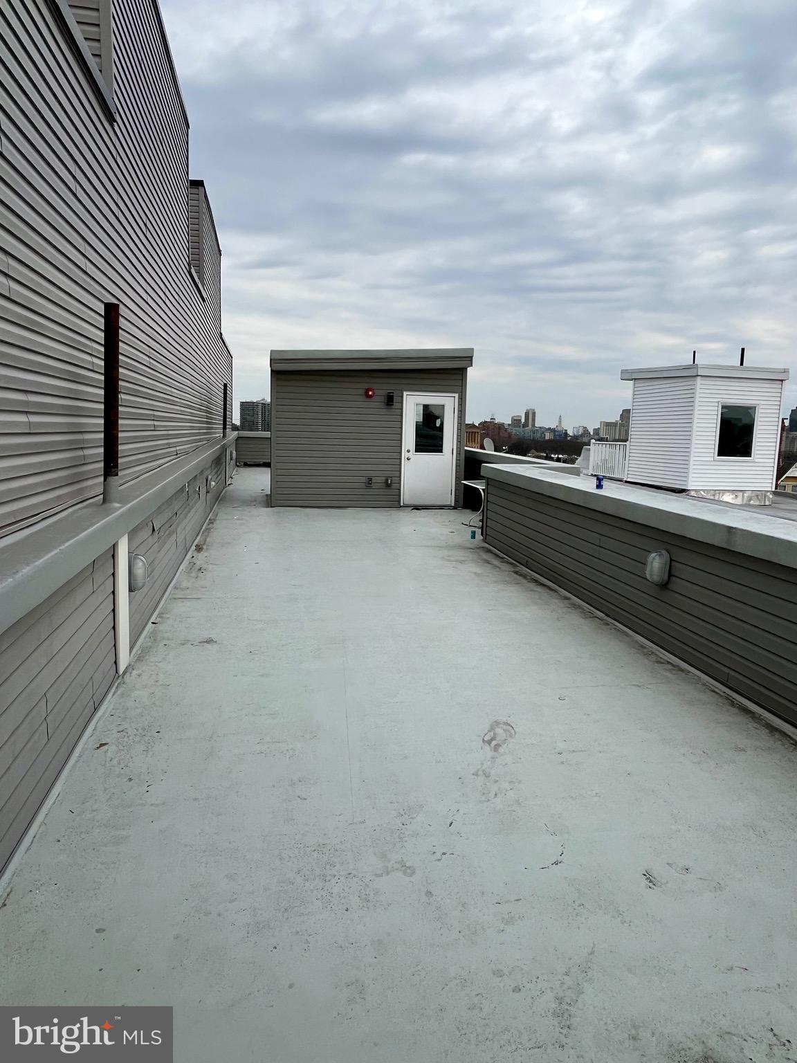 UNIVERSITY CITY - Commercial Sale