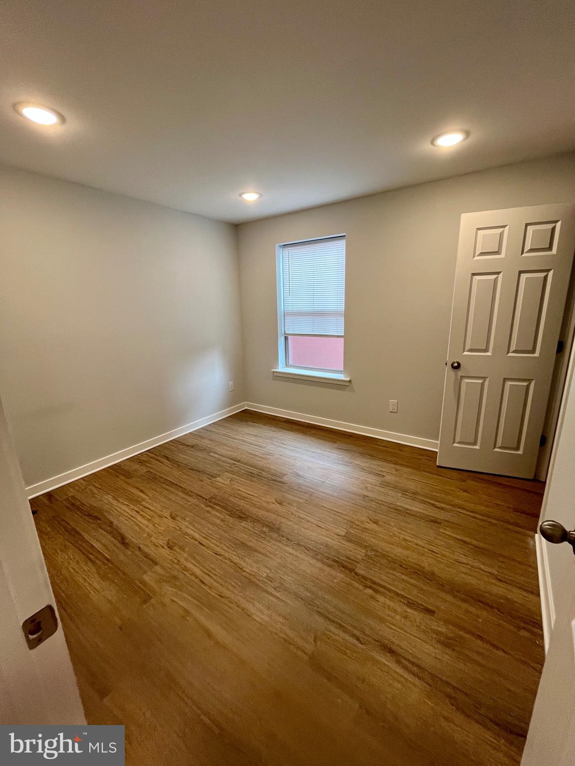 UNIVERSITY CITY - Commercial Sale