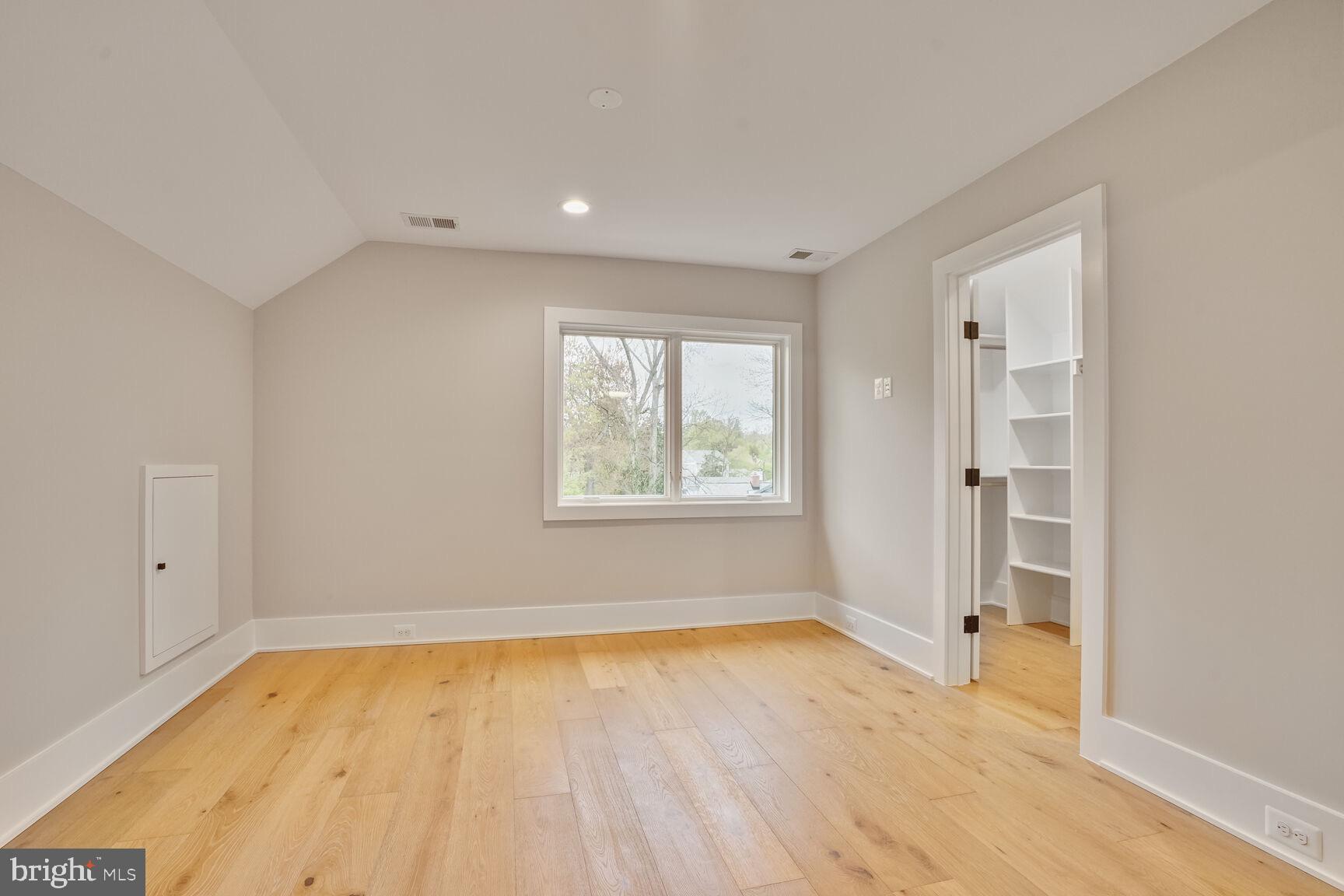 VIRGINIA FOREST - Residential